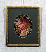 Вышивка «Букет» 18,0х13,5
(рамка деревянная, стекло антибликовое, оргалит, установка работы в раму, паспарту, овальный вырез окна в паспарту, натяжка)
